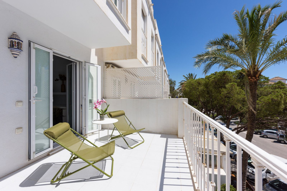 3 Bedroom Villa for Sale in Nueva Andalucía — view 10