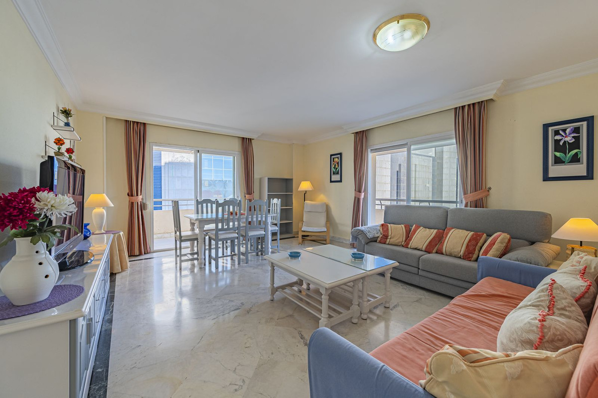 2 Bedroom Apartment for Sale in Puerto Banús — 3