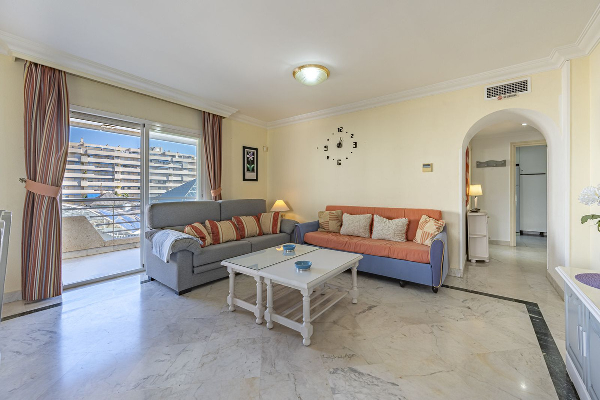 2 Bedroom Apartment for Sale in Puerto Banús — 5