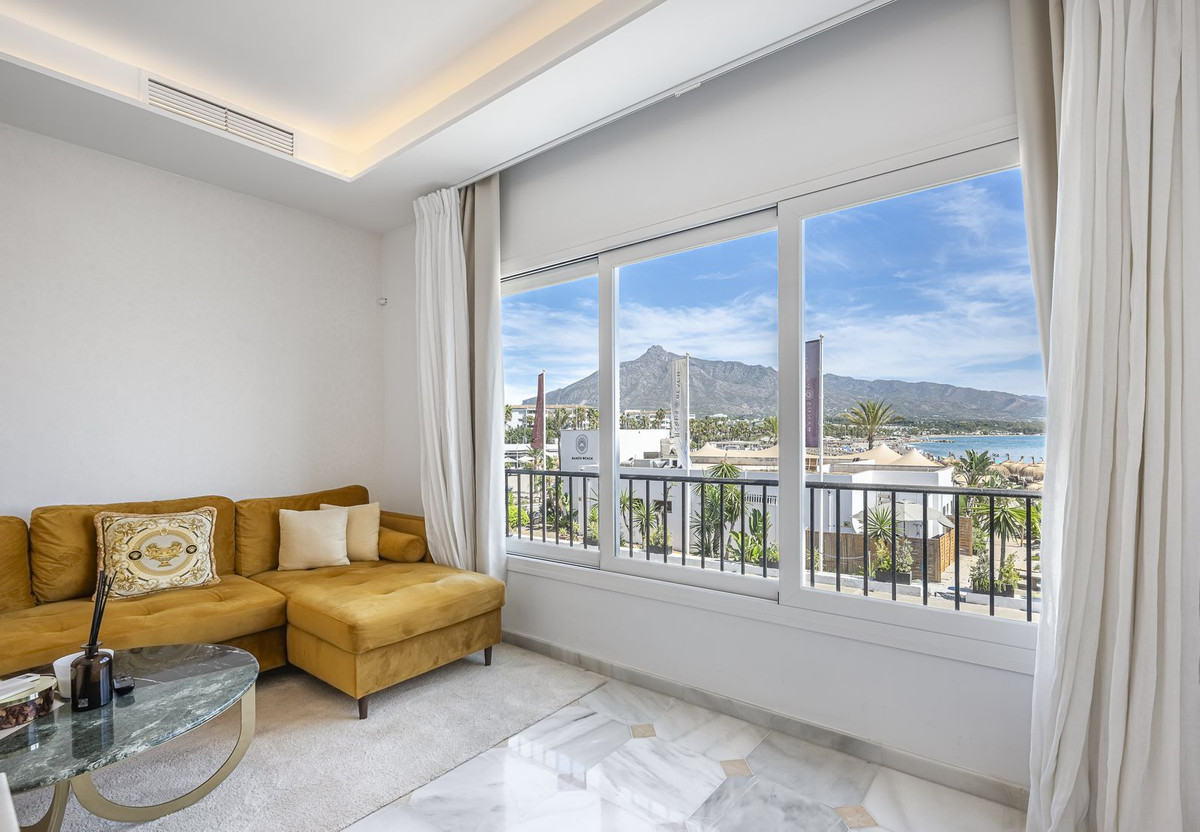 2 Bedroom Apartment for Sale in Puerto Banús