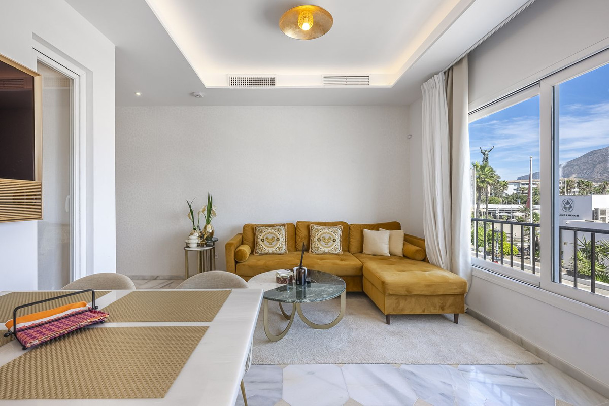 2 Bedroom Apartment for Sale in Puerto Banús — 4