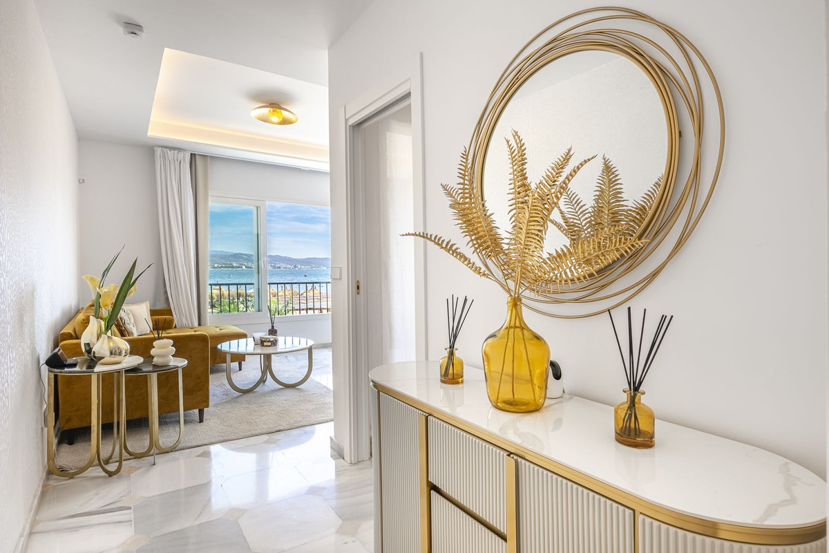 2 Bedroom Apartment for Sale in Puerto Banús — 7