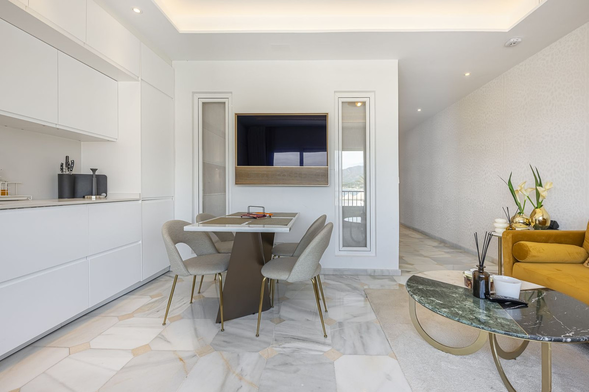 2 Bedroom Apartment for Sale in Puerto Banús — 9