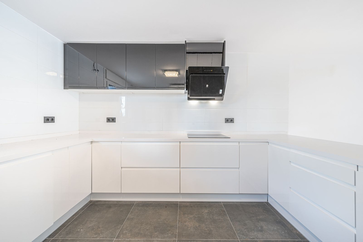 3 Bedroom Villa for Sale in Nueva Andalucía — 9
