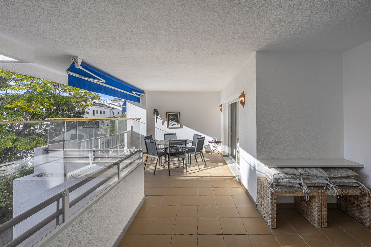 2 Bedroom Apartment for Sale in Puerto Banús — 3