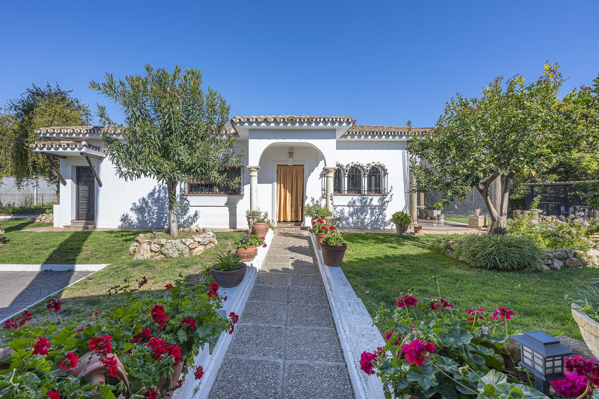 3 Bedroom Villa for Sale in Guadalmina Alta