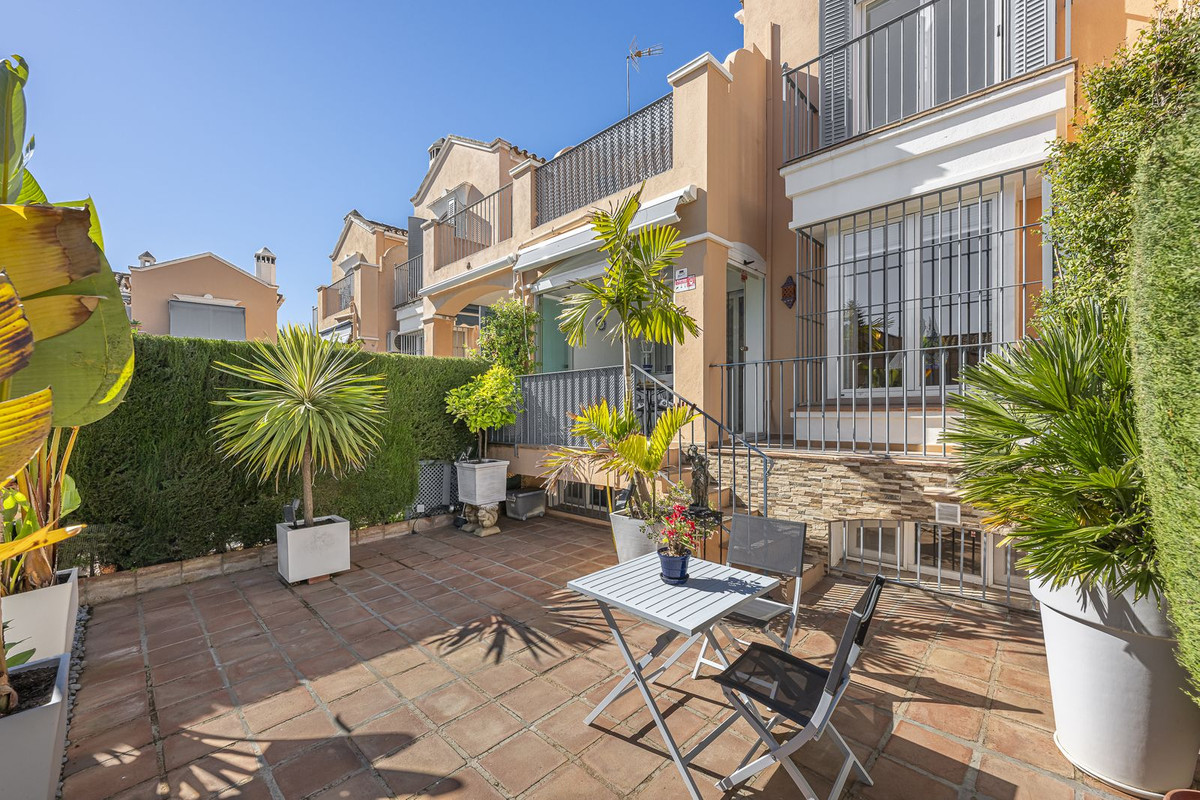 3 Bedroom Villa for Sale in Marbella — 2