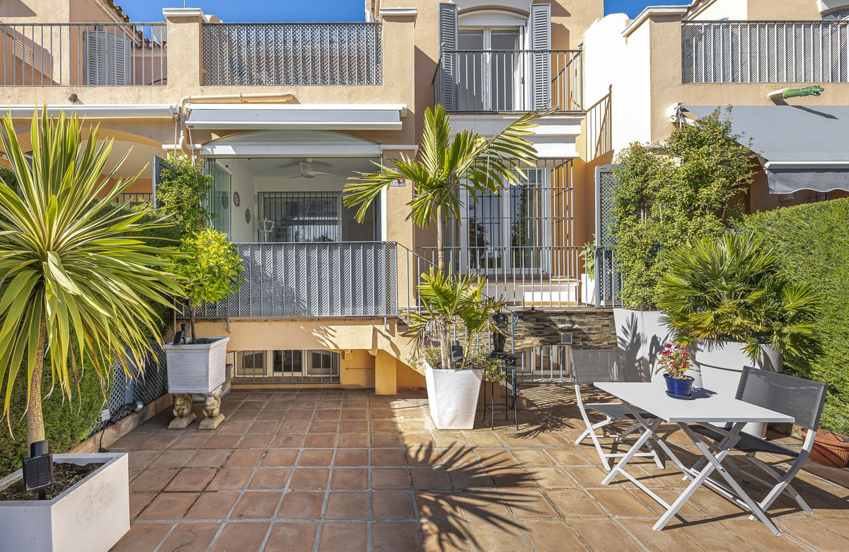 3 Bedroom Villa for Sale in Marbella — 3