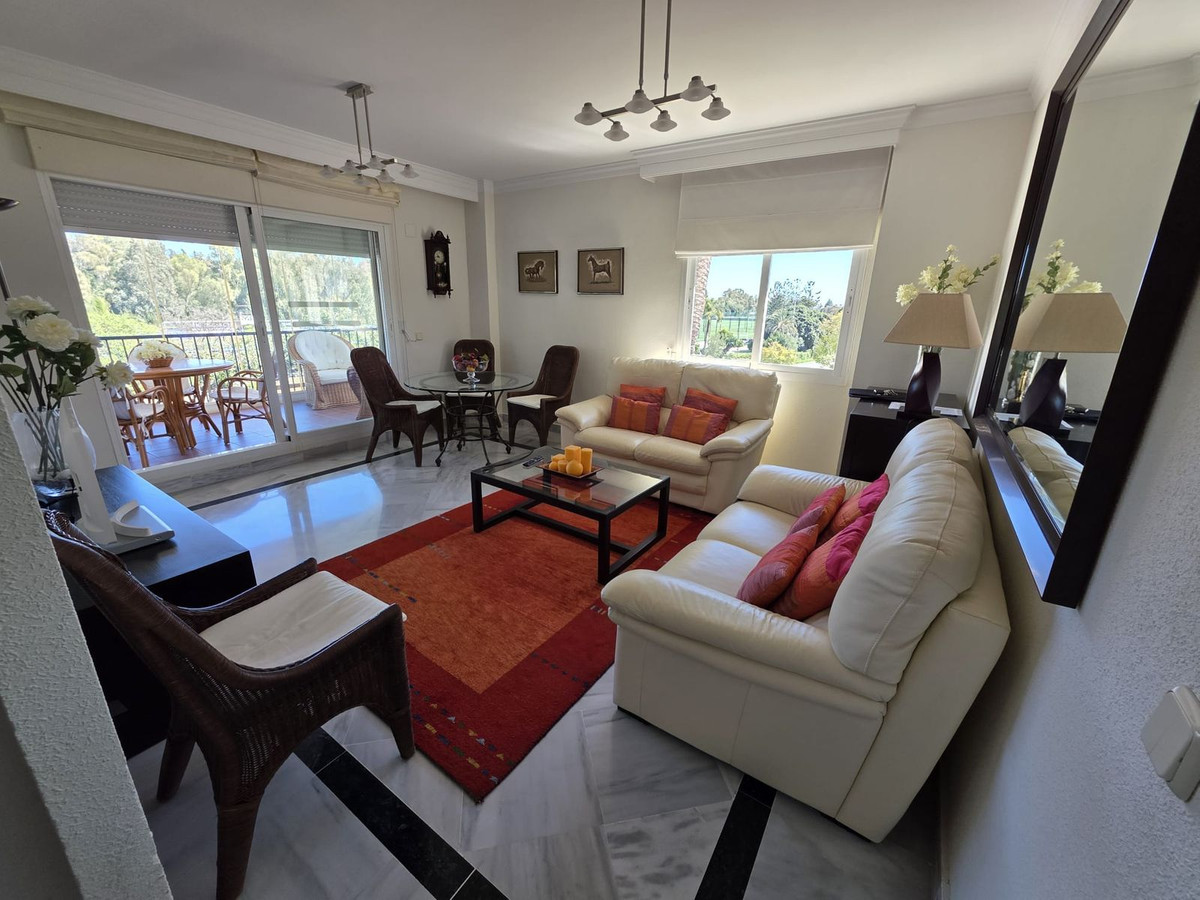 3 Bedroom Apartment for Sale in Nueva Andalucía — 3