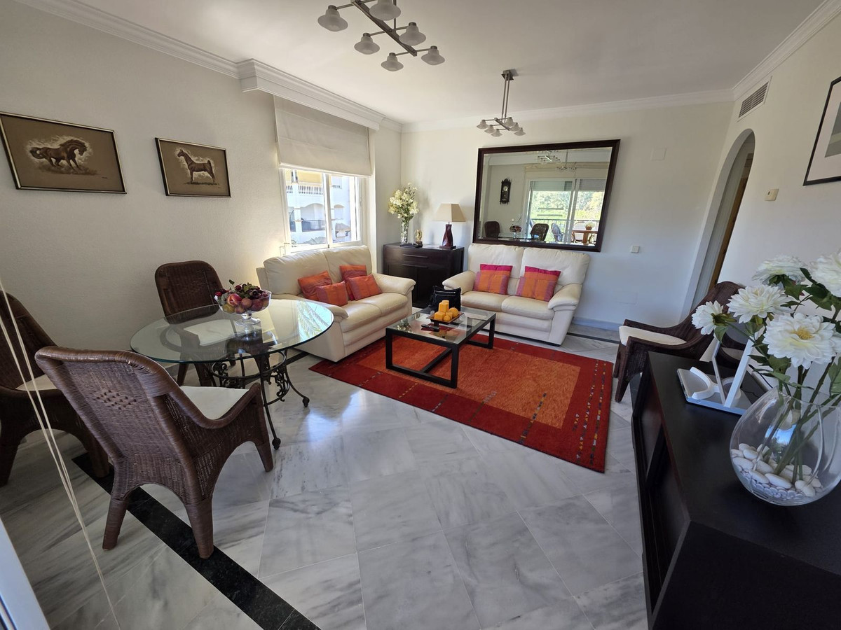 3 Bedroom Apartment for Sale in Nueva Andalucía — 4