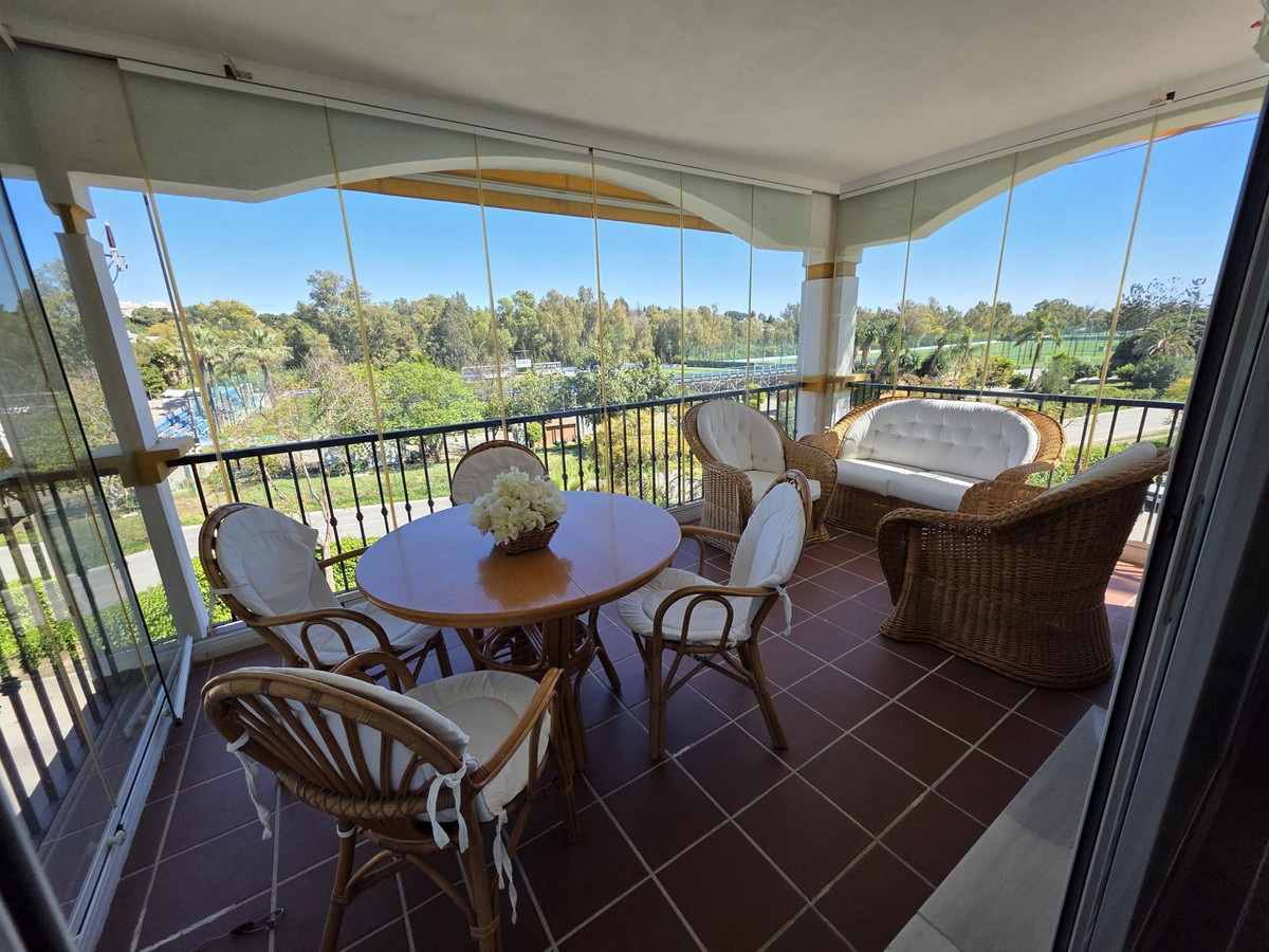 3 Bedroom Apartment for Sale in Nueva Andalucía — 5