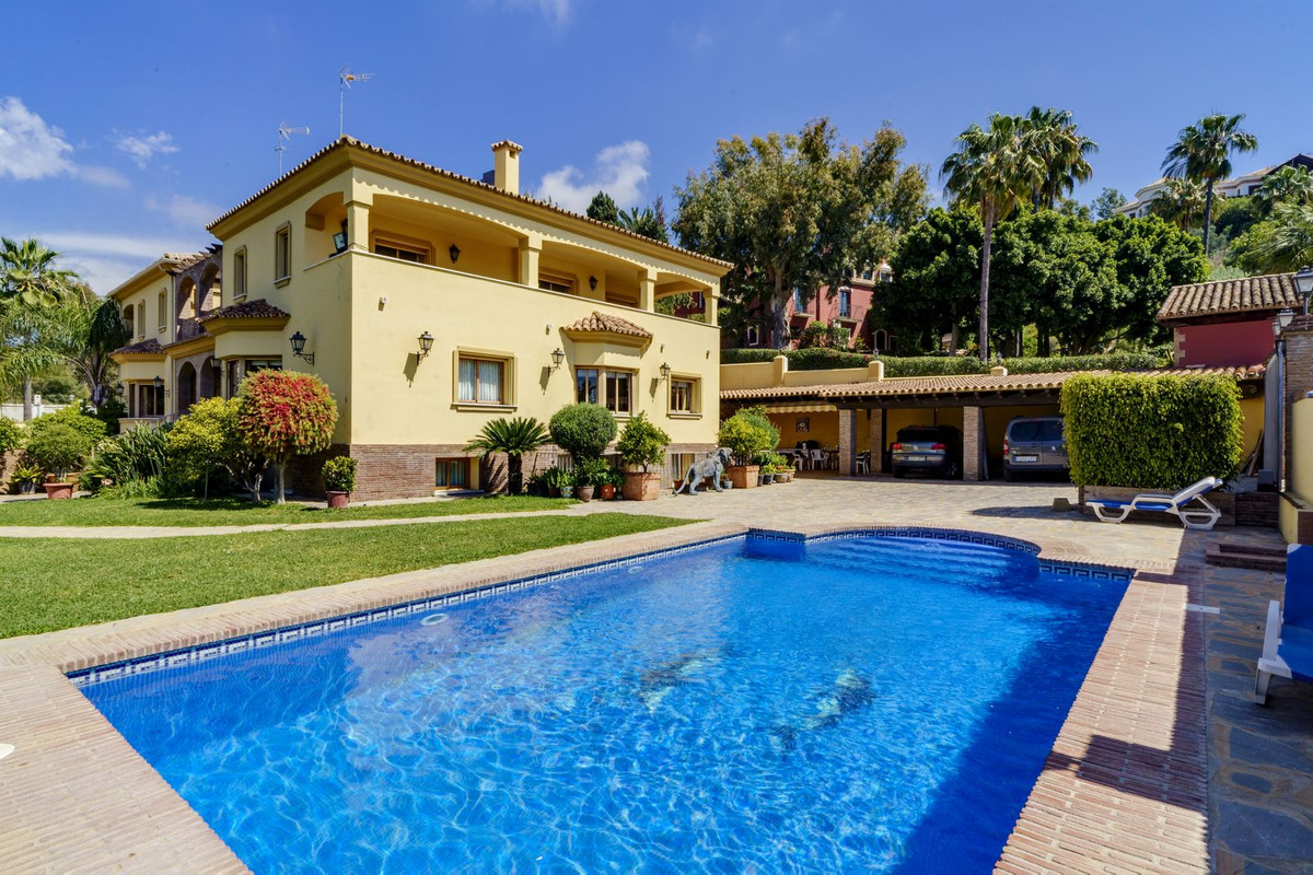5 Bedroom Villa for Sale in La Quinta