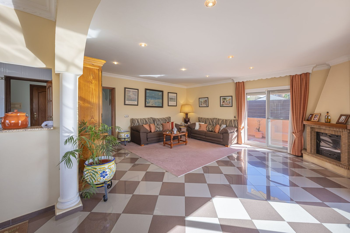 4 Bedroom Villa for Sale in La Quinta — 7
