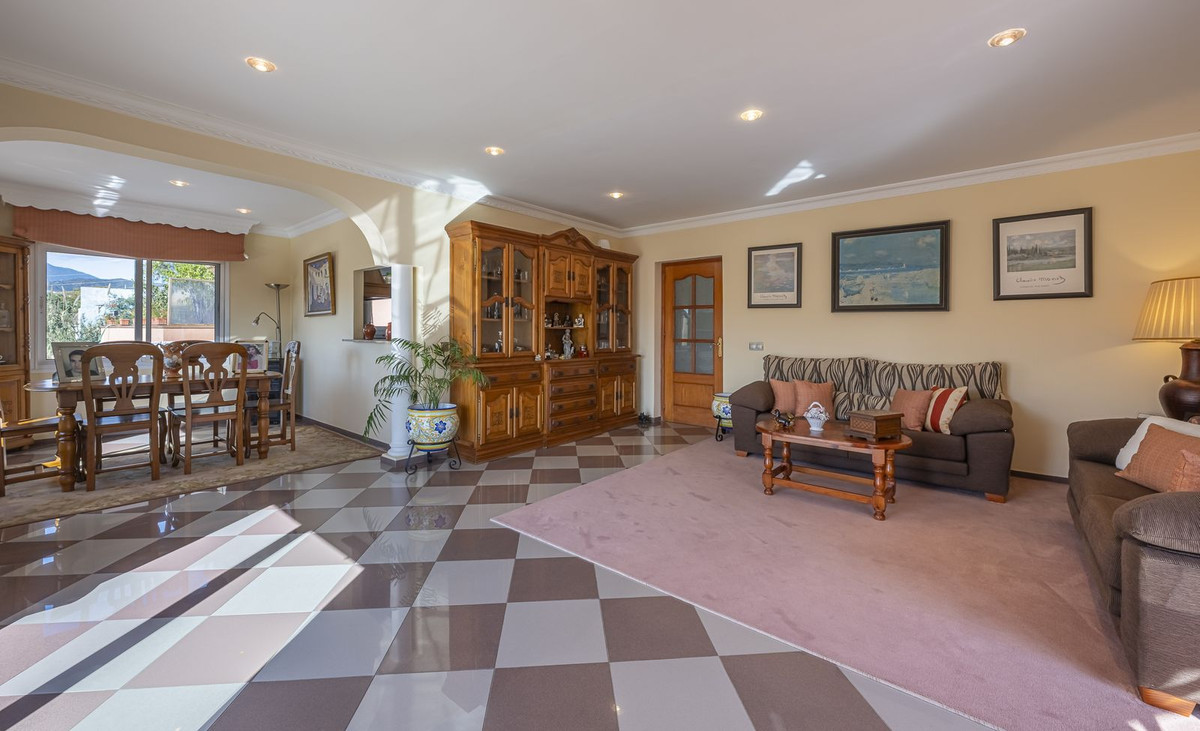 4 Bedroom Villa for Sale in La Quinta — 8