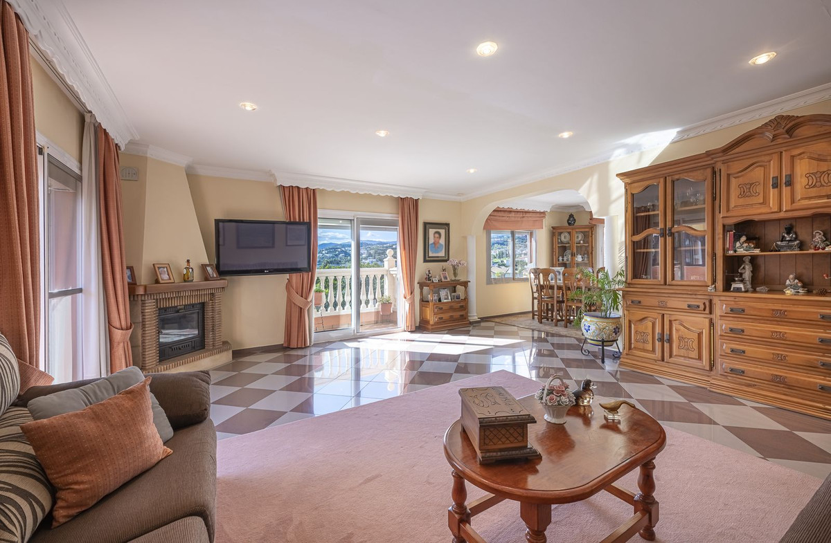 4 Bedroom Villa for Sale in La Quinta — 9