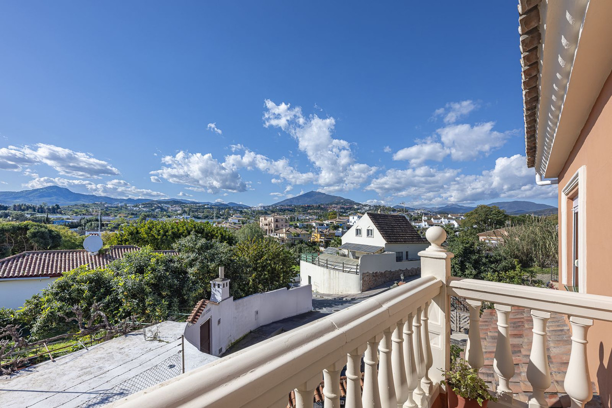 4 Bedroom Villa for Sale in La Quinta — view 10
