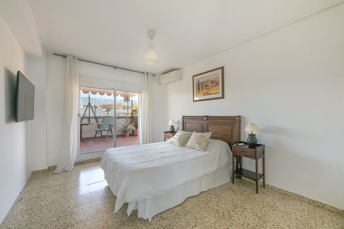 6 Bedroom Apartment for Sale in San Pedro de Alcántara — 9