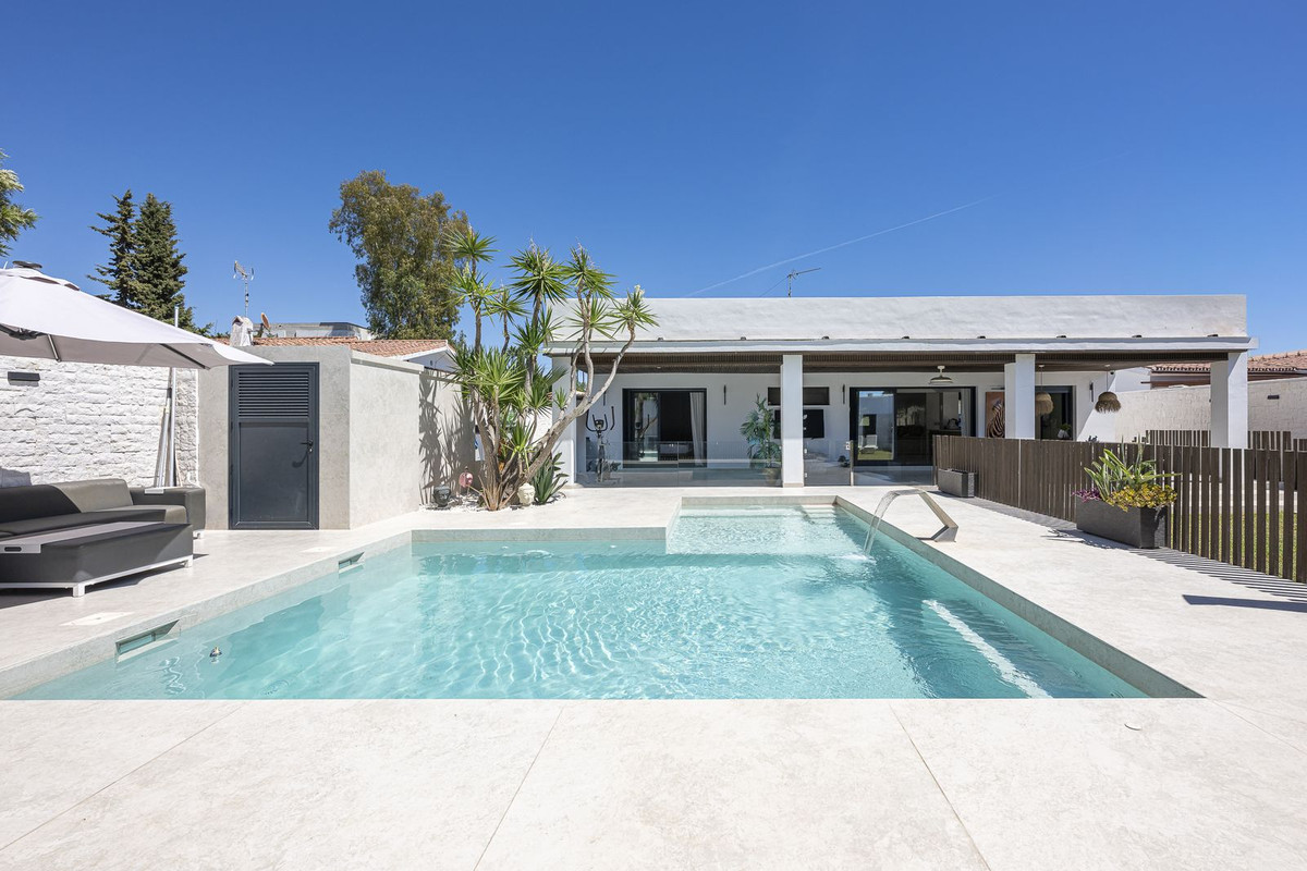 3 Bedroom Villa for Sale in New Golden Mile — 2