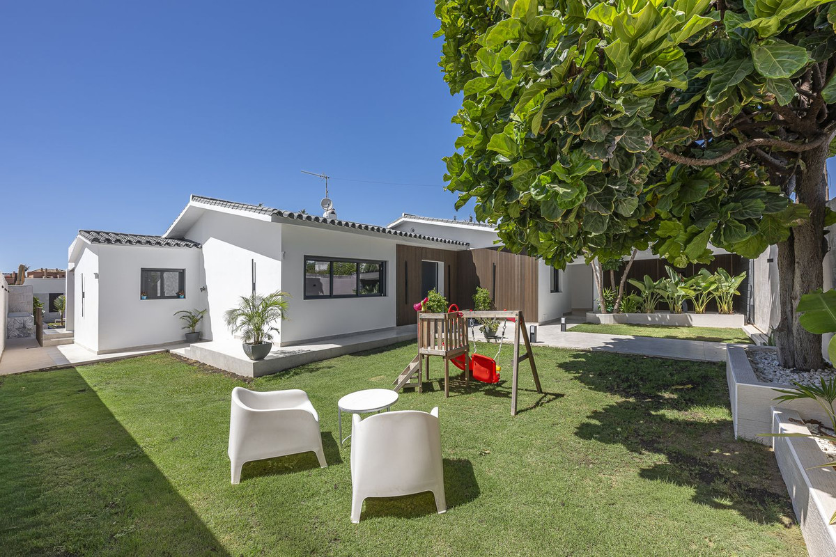 3 Bedroom Villa for Sale in New Golden Mile — 6