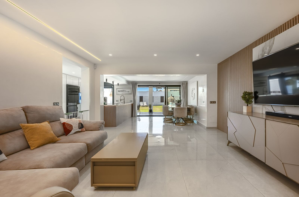 3 Bedroom Villa for Sale in New Golden Mile — 9