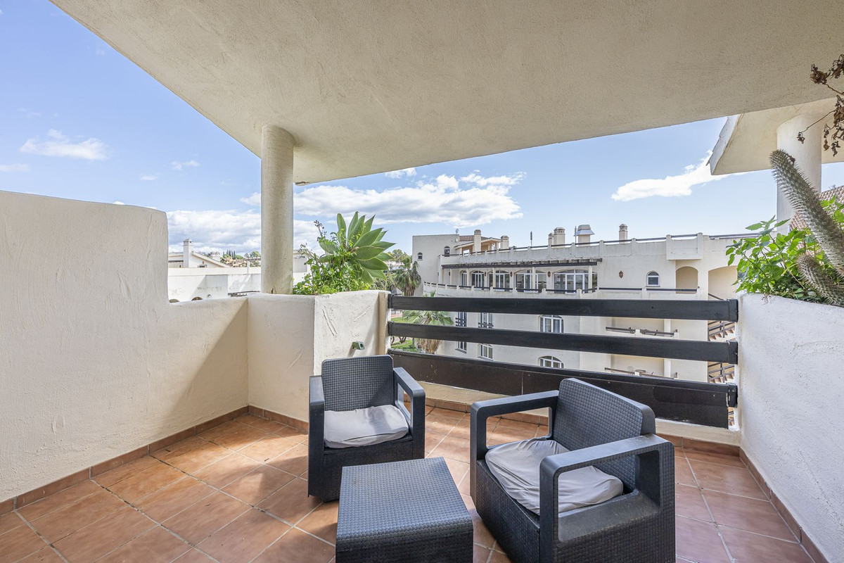 1 Bedroom Apartment for Sale in El Paraiso — 4