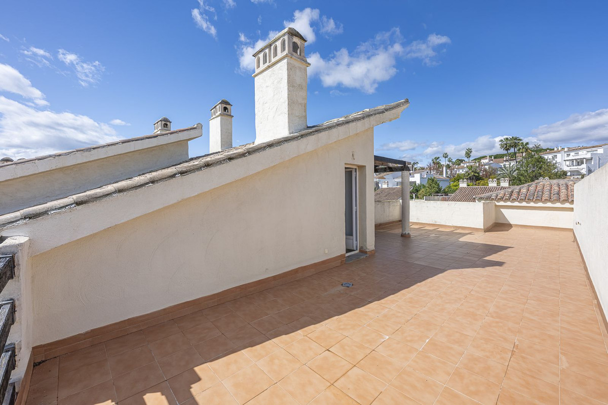1 Bedroom Apartment for Sale in El Paraiso — 6