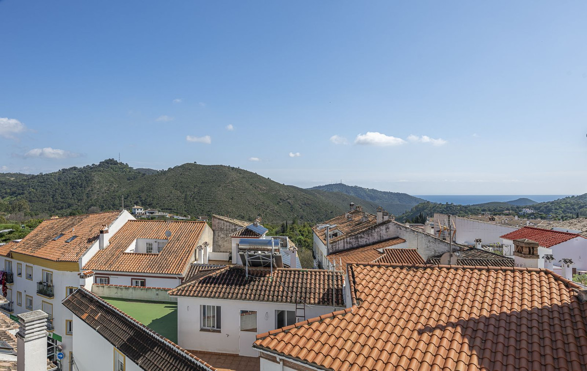 2 Bedroom Apartment for Sale in Ojén