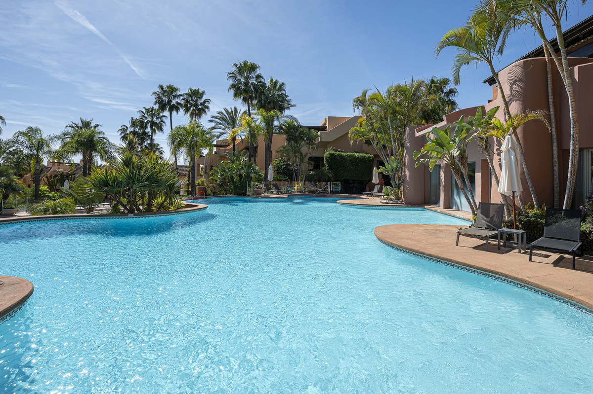 2 Bedroom Apartment for Sale in Sierra Blanca