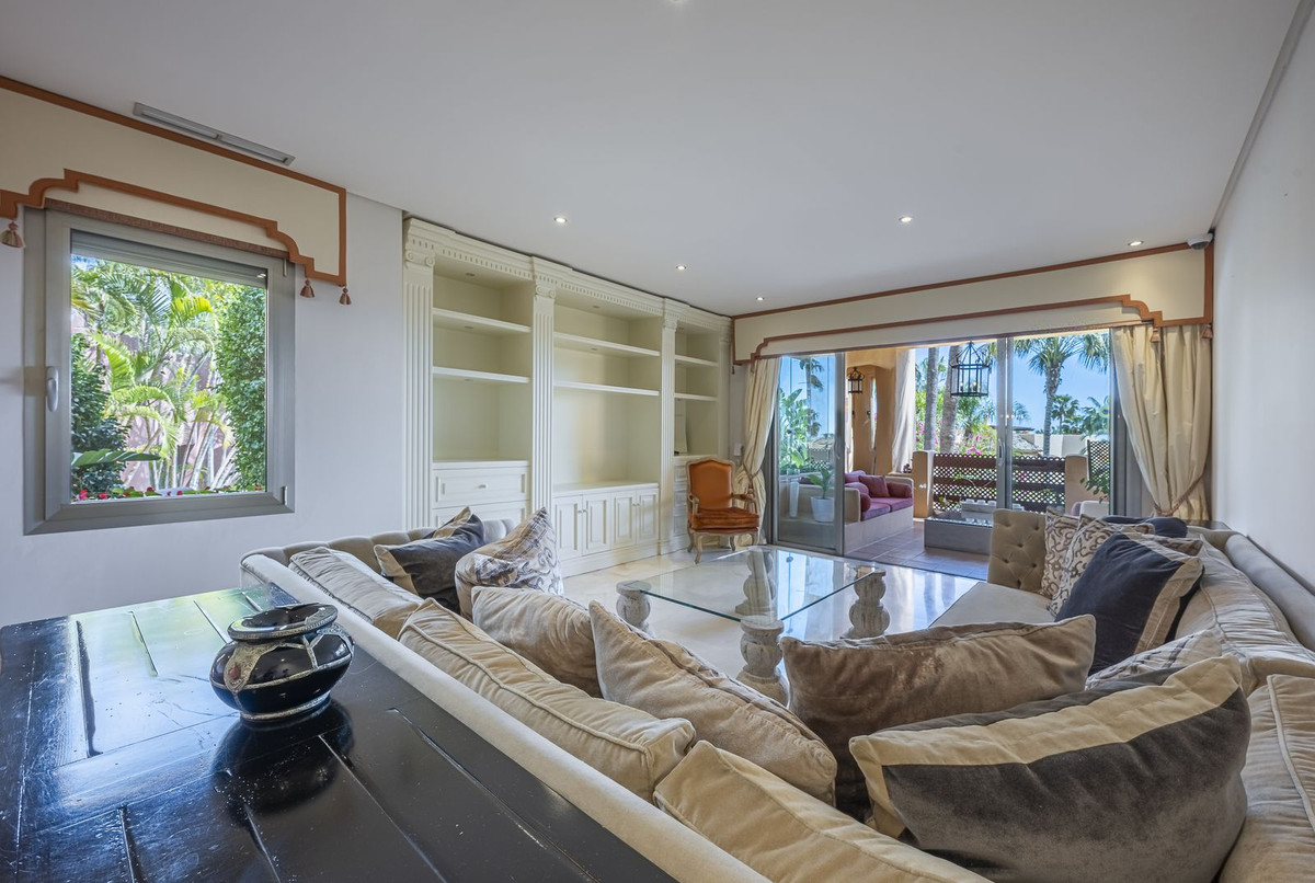 2 Bedroom Apartment for Sale in Sierra Blanca — 9