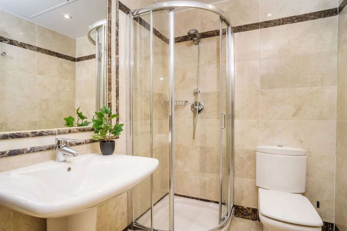 3 Bedroom Apartment for Sale in Marbella — 4