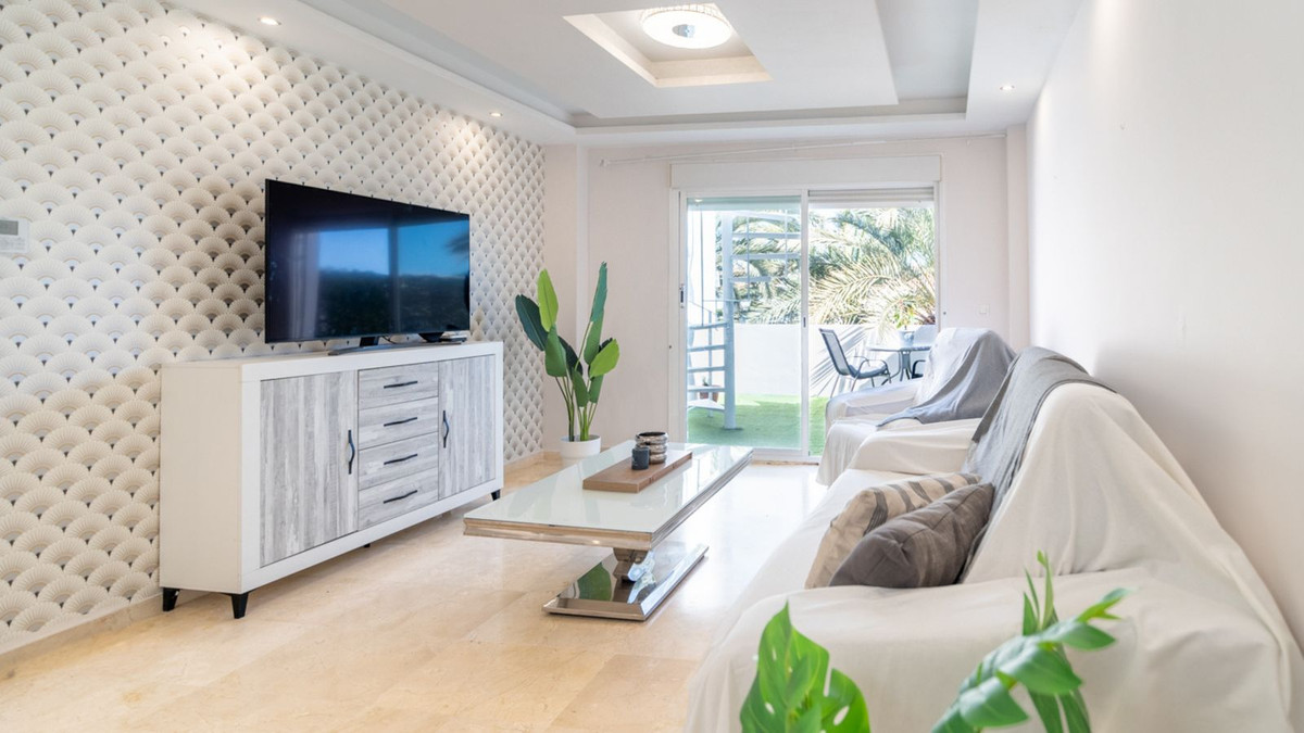 2 Bedroom Apartment for Sale in Estepona