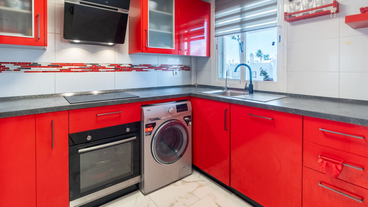 2 Bedroom Apartment for Sale in Estepona — 8