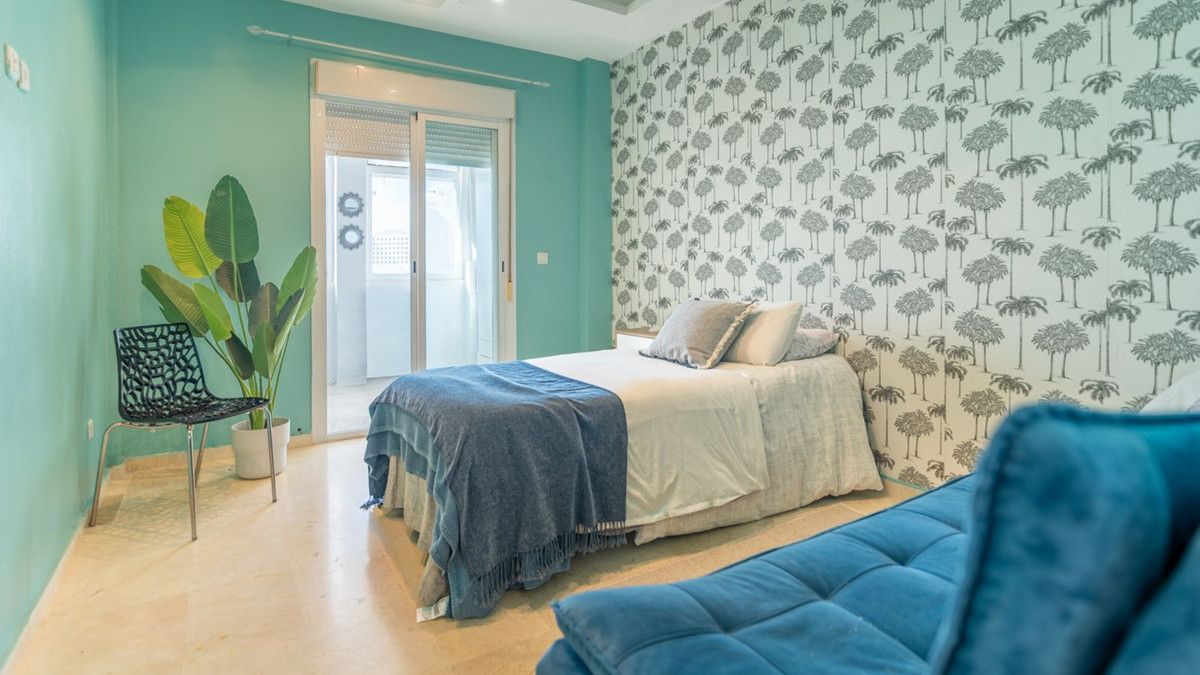2 Bedroom Apartment for Sale in Estepona — view 10