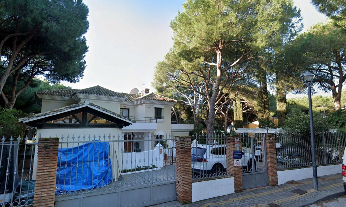 3 Bedroom Villa for Sale in Marbella — 3