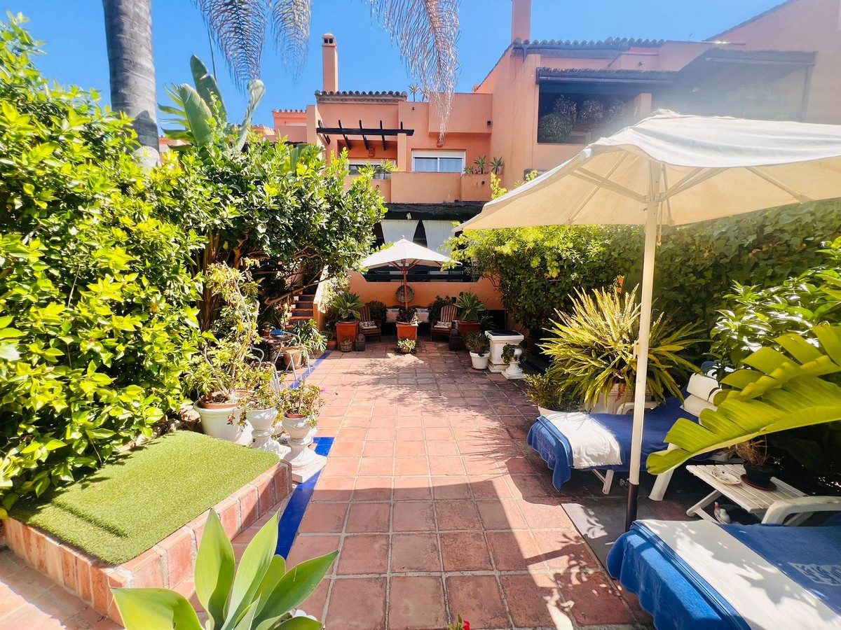3 Bedroom Villa for Sale in The Golden Mile — 4