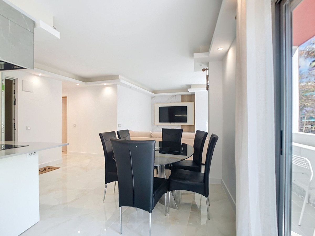 3 Bedroom Apartment for Sale in Estepona