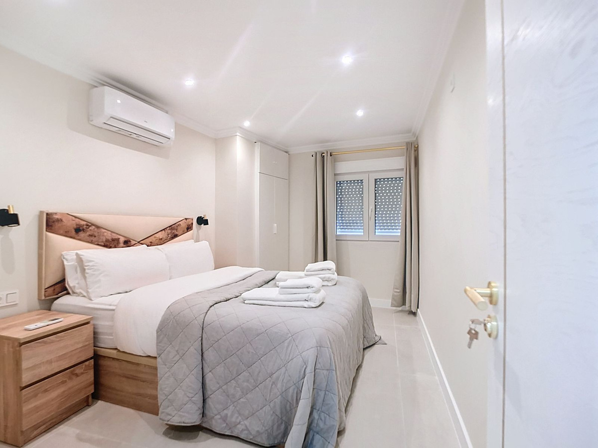 3 Bedroom Apartment for Sale in Estepona — 9