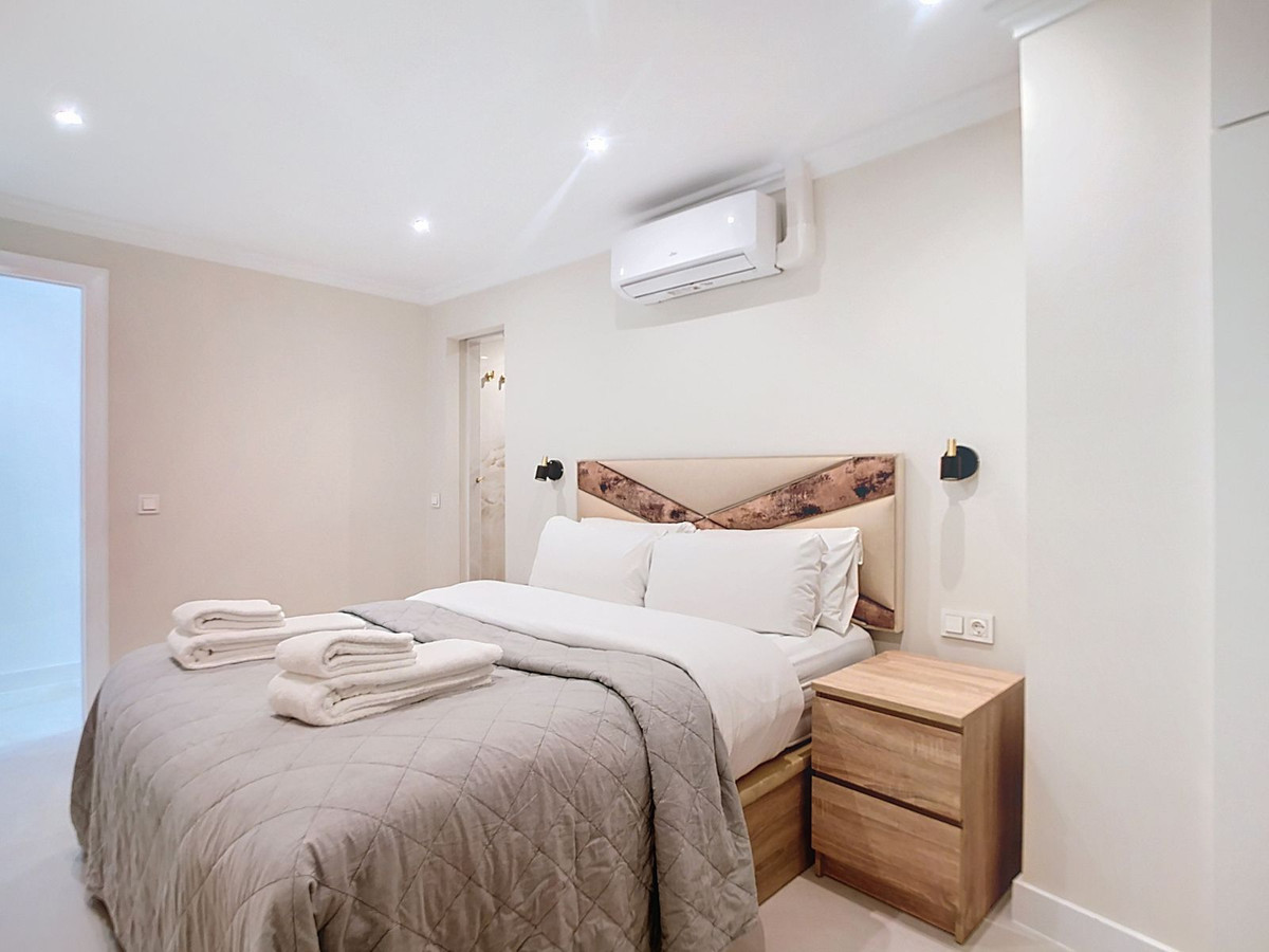 3 Bedroom Apartment for Sale in Estepona — view 10