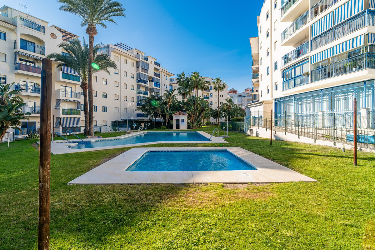3 Bedroom Apartment for Sale in Estepona — 3