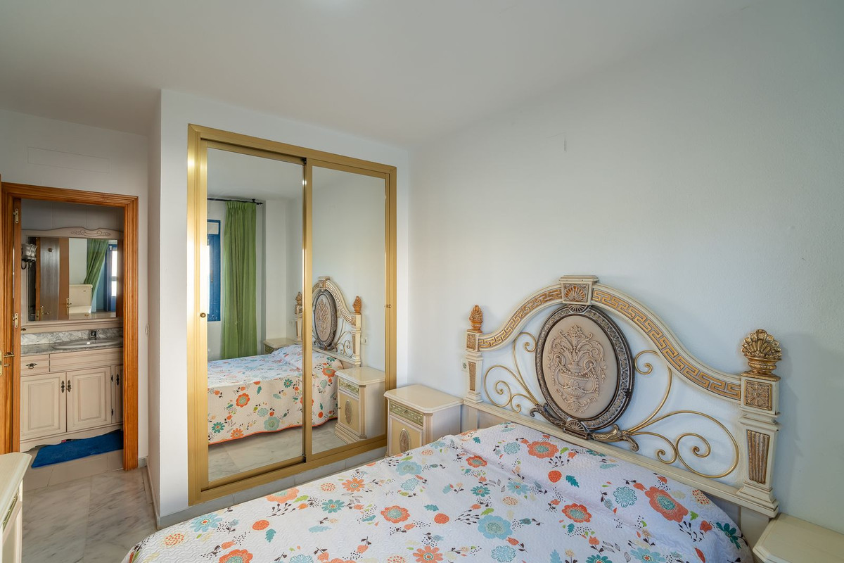 3 Bedroom Apartment for Sale in Estepona — 4