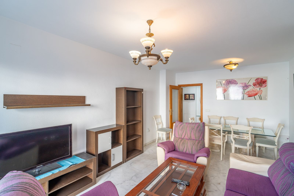 3 Bedroom Apartment for Sale in Estepona — 6