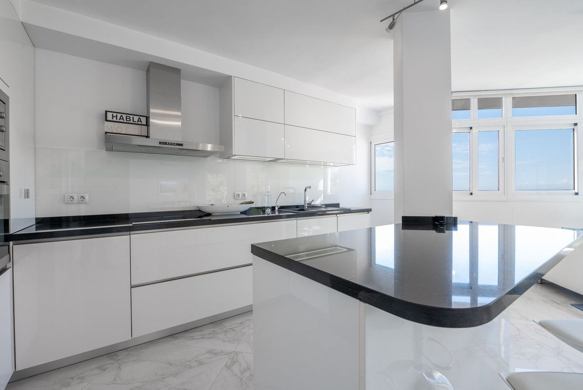 2 Bedroom Apartment for Sale in Marbella — view 10