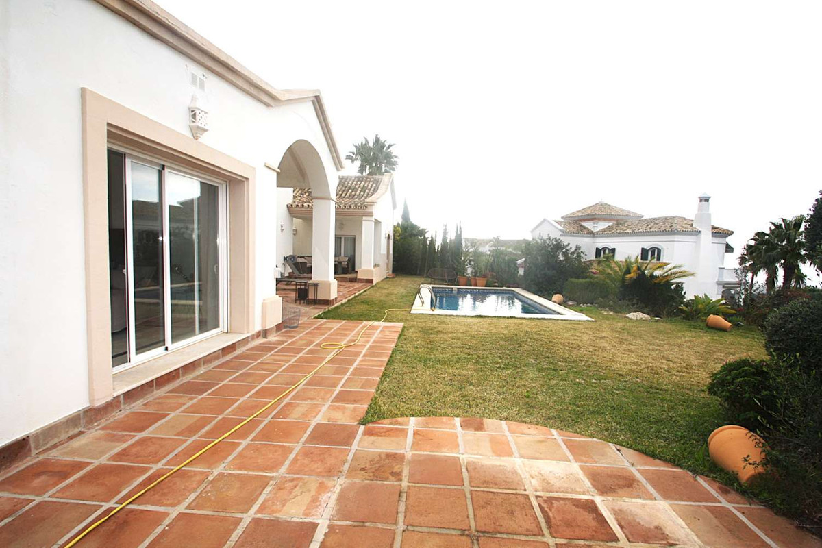 4 Bedroom Villa for Sale in Istán — 5