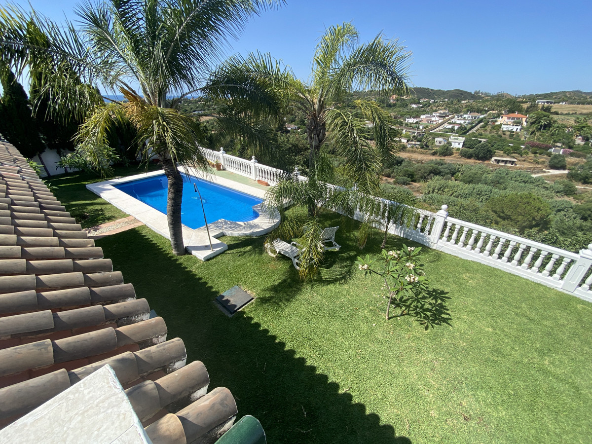 3 Bedroom Villa for Sale in Estepona