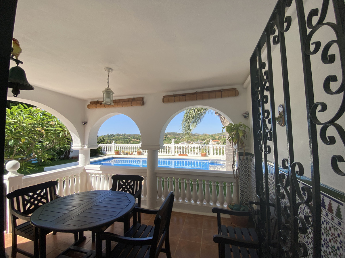 3 Bedroom Villa for Sale in Estepona — 4