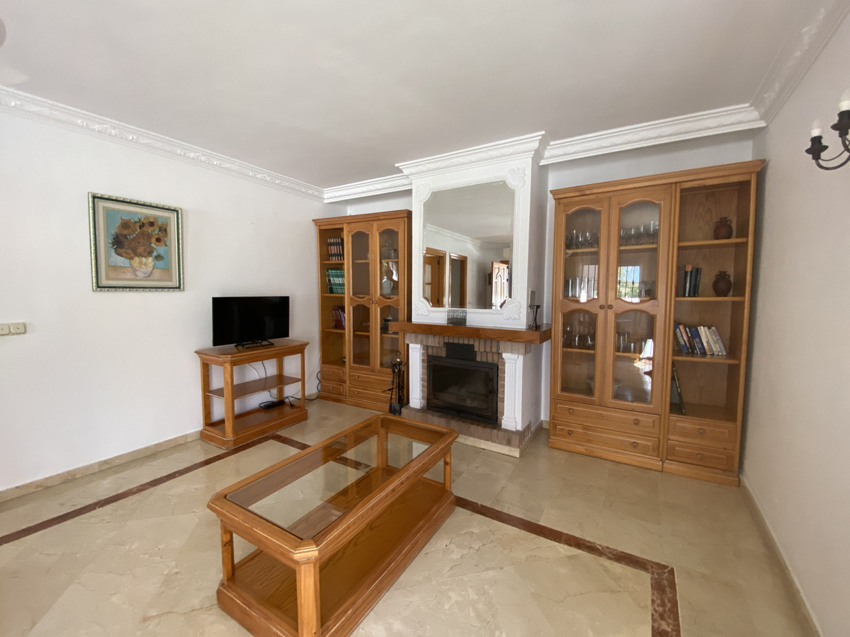 3 Bedroom Villa for Sale in Estepona — 5