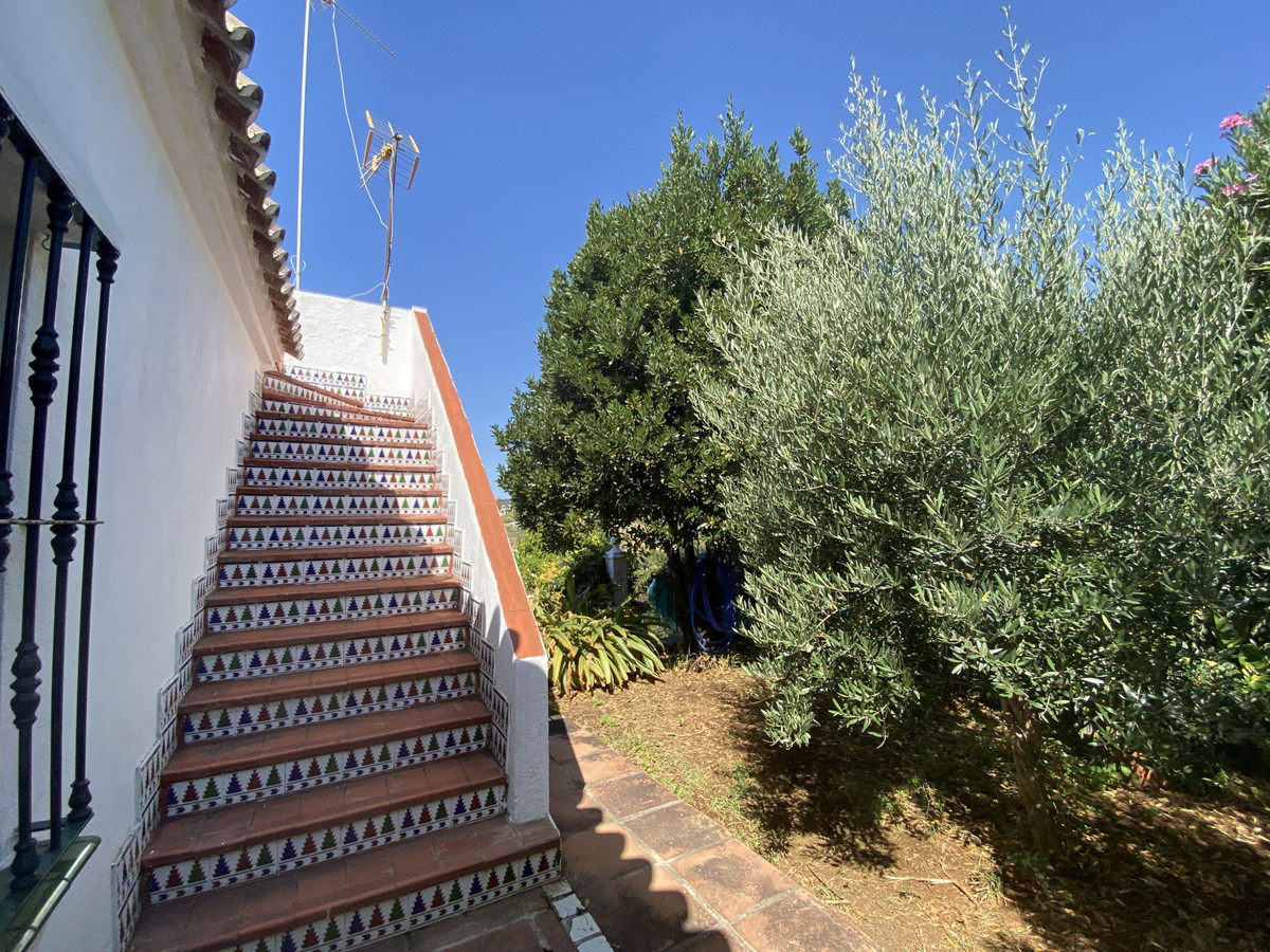 3 Bedroom Villa for Sale in Estepona — 6