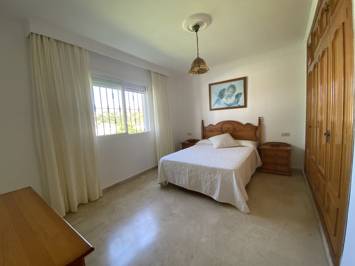 3 Bedroom Villa for Sale in Estepona — 9