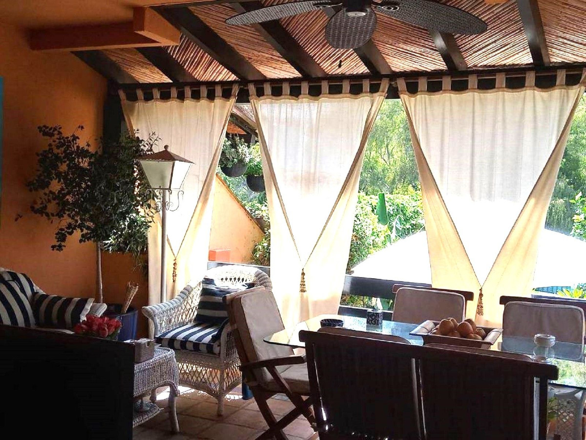 3 Bedroom Villa for Sale in The Golden Mile — 2