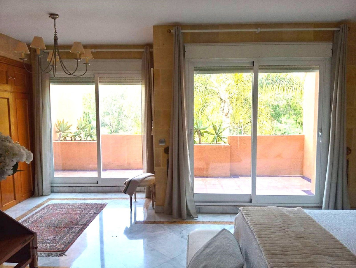 3 Bedroom Villa for Sale in The Golden Mile — 8